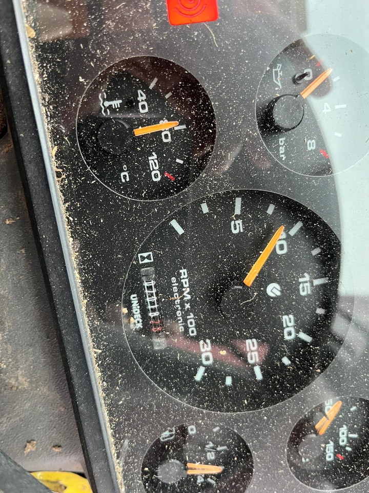 Mayer Siloking Selbstfahrer 13m³ - Desensiladora: foto 2 Mayer Siloking Selbstfahrer 13m³ - Desensiladora: foto 2