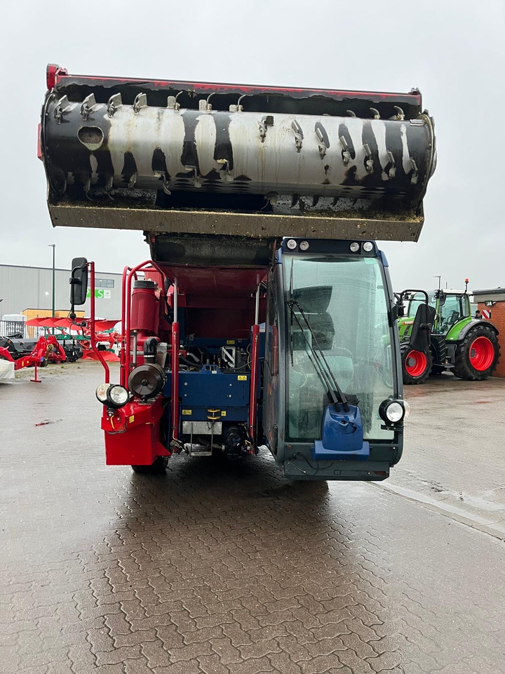 Mayer Siloking Selbstfahrer 13m³ - Desensiladora: foto 4 Mayer Siloking Selbstfahrer 13m³ - Desensiladora: foto 4