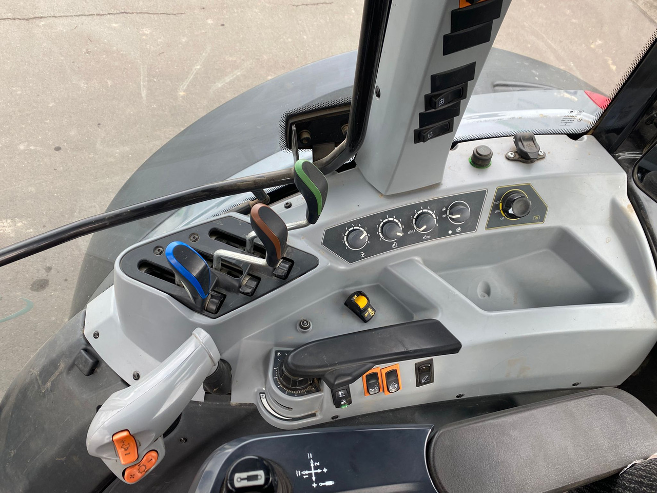 Valtra A 104 MH4 - Tractor: foto 3 Valtra A 104 MH4 - Tractor: foto 3