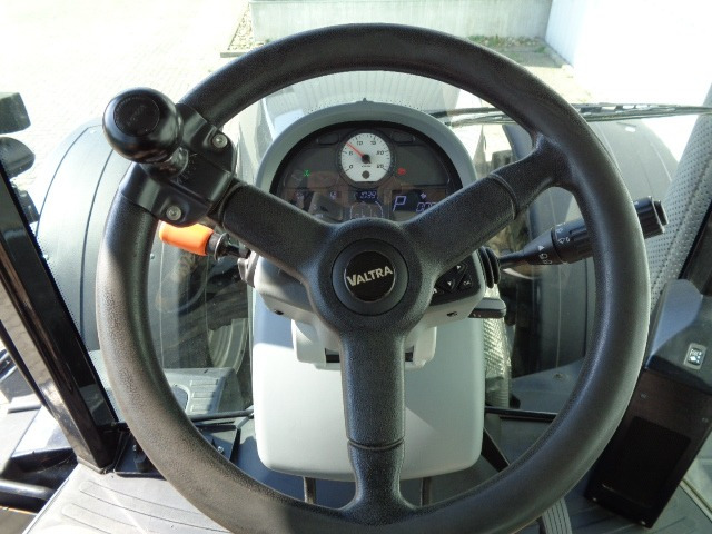 Valtra S274 - Tractor: foto 4 Valtra S274 - Tractor: foto 4