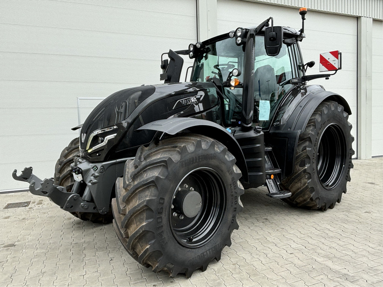 Valtra T 255 Active - Tractor: foto 1 Valtra T 255 Active - Tractor: foto 1