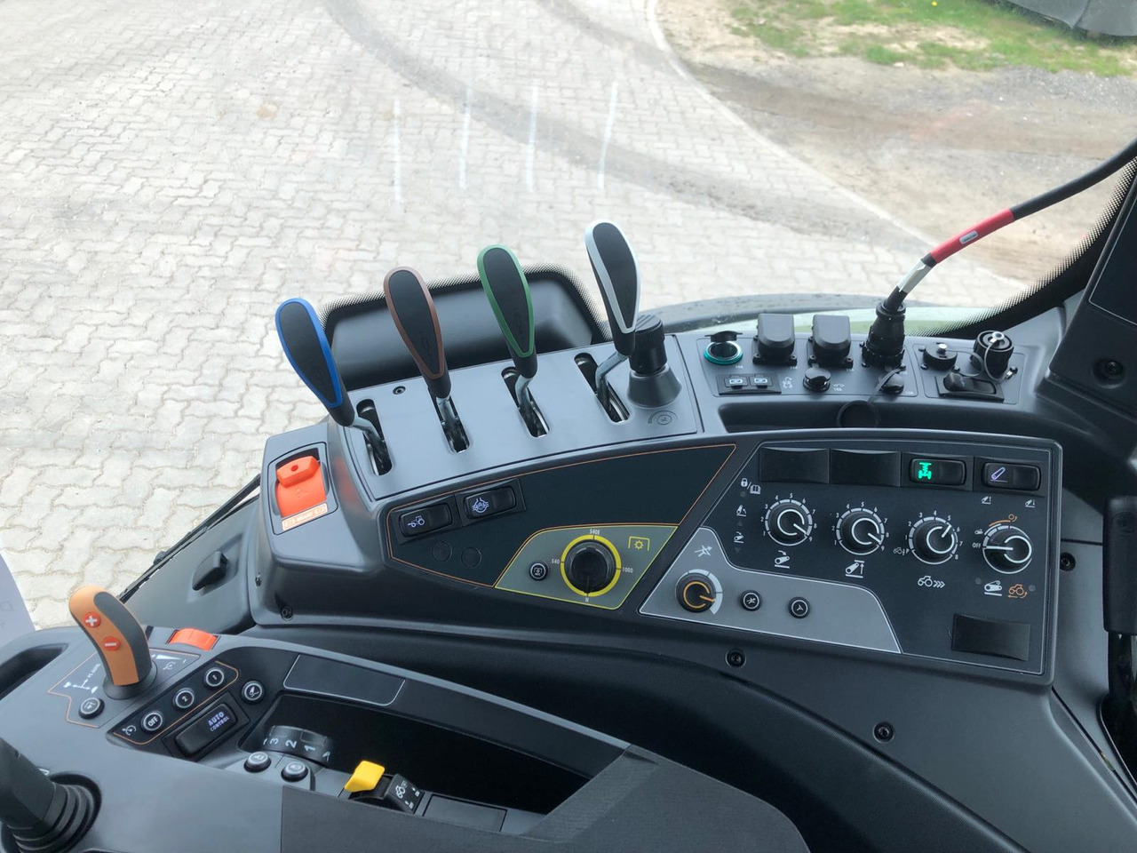 Valtra T175EA - Tractor: foto 5 Valtra T175EA - Tractor: foto 5