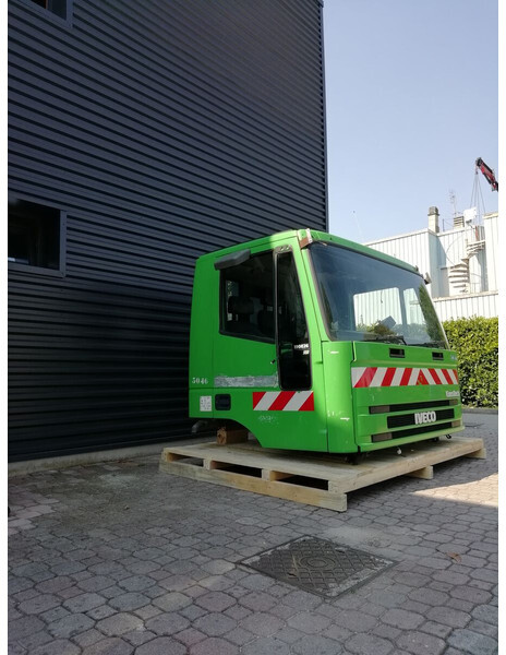 Iveco EUROTECH - EUROTRAKKER Euro 3 - Cabina e interior para Camión: foto 1 Iveco EUROTECH - EUROTRAKKER Euro 3 - Cabina e interior para Camión: foto 1