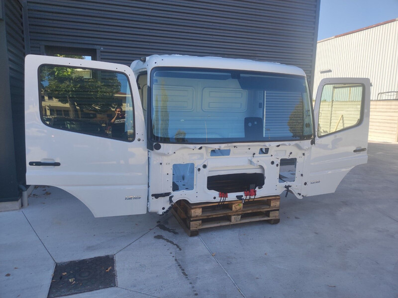 Cabina e interior para Camión Mercedes-Benz ATEGO 4 CYLINDERS EURO 5 EURO 6: foto 7 Cabina e interior para Camión Mercedes-Benz ATEGO 4 CYLINDERS EURO 5 EURO 6: foto 7