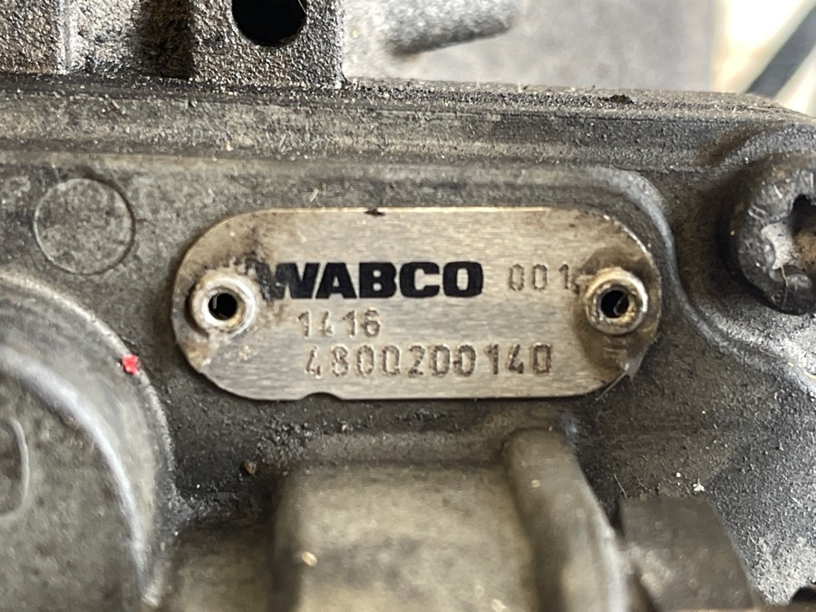IVECO STRALIS FOOT BRAKE VALVE 4800200140 - Válvula de freno para Camión: foto 3 IVECO STRALIS FOOT BRAKE VALVE 4800200140 - Válvula de freno para Camión: foto 3