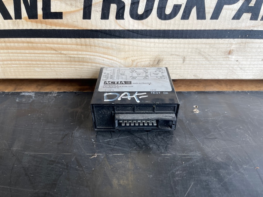 RENAULT ECU 5010415050 - Sistema eléctrico para Camión: foto 1 RENAULT ECU 5010415050 - Sistema eléctrico para Camión: foto 1