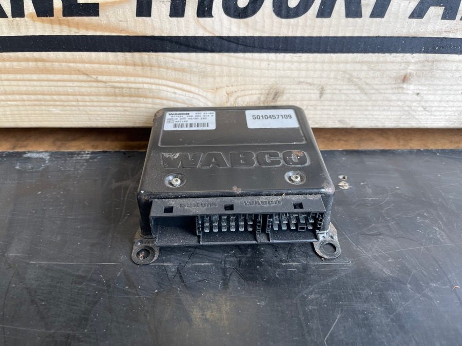 RENAULT ECU 5010457109 - Sistema eléctrico para Camión: foto 1 RENAULT ECU 5010457109 - Sistema eléctrico para Camión: foto 1