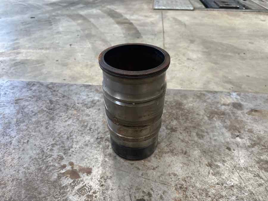 SCANIA CYLINDER 1518466 - Motor y piezas para Camión: foto 1 SCANIA CYLINDER 1518466 - Motor y piezas para Camión: foto 1