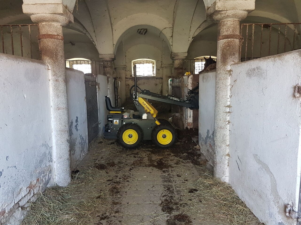 Tur Poland Mini Loader TUR N 520 Mini Hoflader Kompaktlader Briggs&Stratton - Minicargadora: foto 4 Tur Poland Mini Loader TUR N 520 Mini Hoflader Kompaktlader Briggs&Stratton - Minicargadora: foto 4