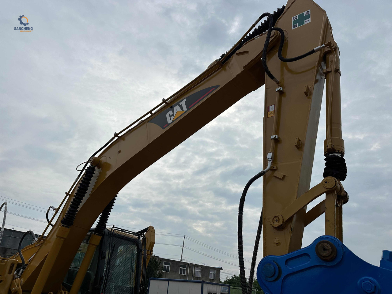 CAT 320CL with hammer crawler excavator - Excavadora de cadenas: foto 5 CAT 320CL with hammer crawler excavator - Excavadora de cadenas: foto 5
