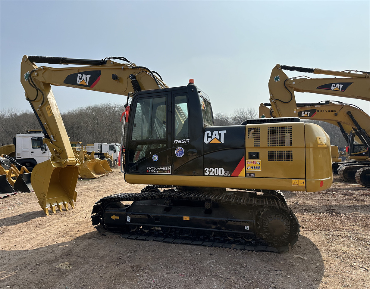 CATERPILLAR 320D2L - Excavadora de cadenas: foto 2 CATERPILLAR 320D2L - Excavadora de cadenas: foto 2