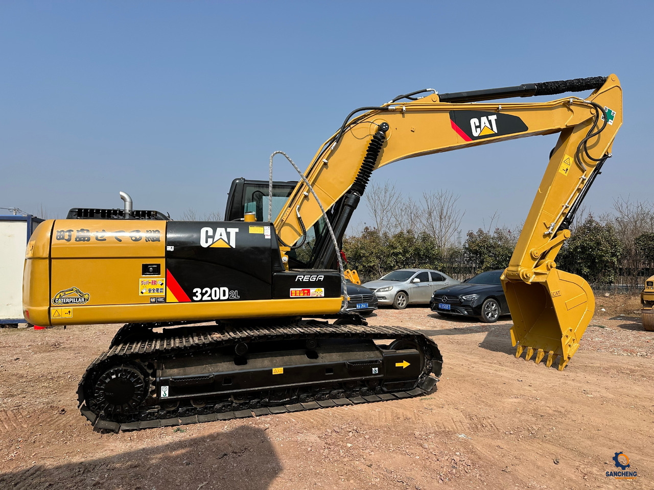 CATERPILLAR 320D2L - Excavadora de cadenas: foto 1 CATERPILLAR 320D2L - Excavadora de cadenas: foto 1