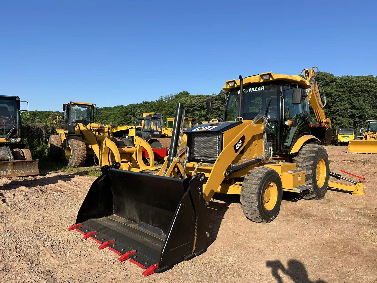CATERPILLAR 420F2 - Retroexcavadora: foto 1 CATERPILLAR 420F2 - Retroexcavadora: foto 1