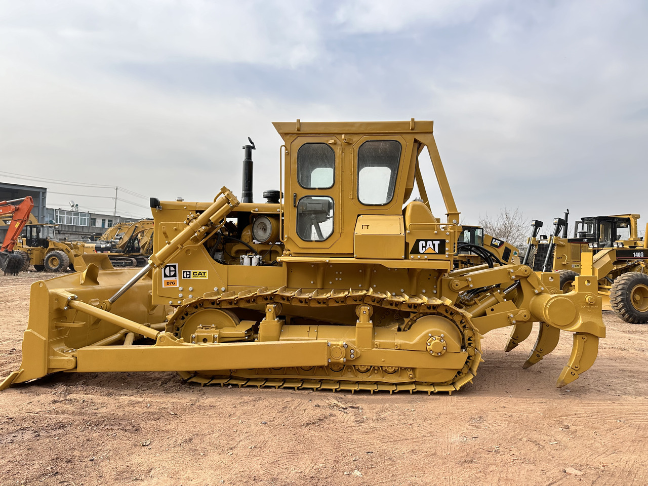 CATERPILLAR D7G - Bulldozer: foto 1 CATERPILLAR D7G - Bulldozer: foto 1
