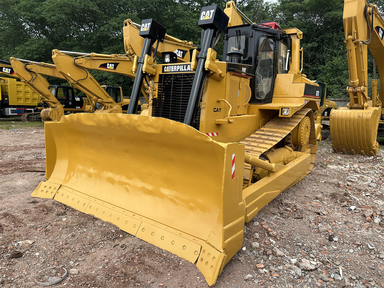 CATERPILLAR D7R - Bulldozer: foto 2 CATERPILLAR D7R - Bulldozer: foto 2