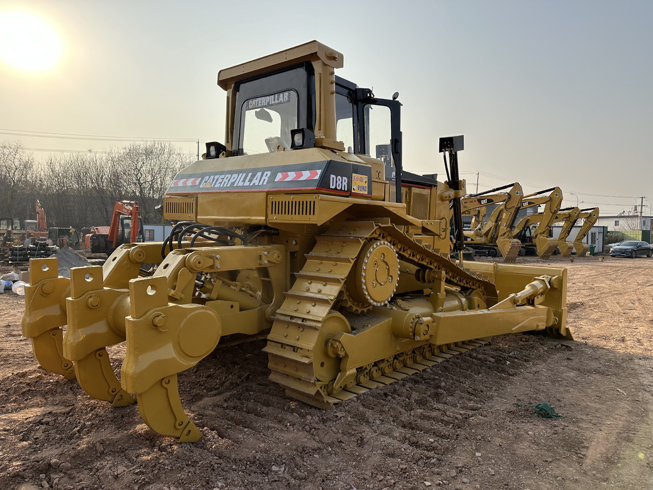 CATERPILLAR D8R - Bulldozer: foto 1 CATERPILLAR D8R - Bulldozer: foto 1