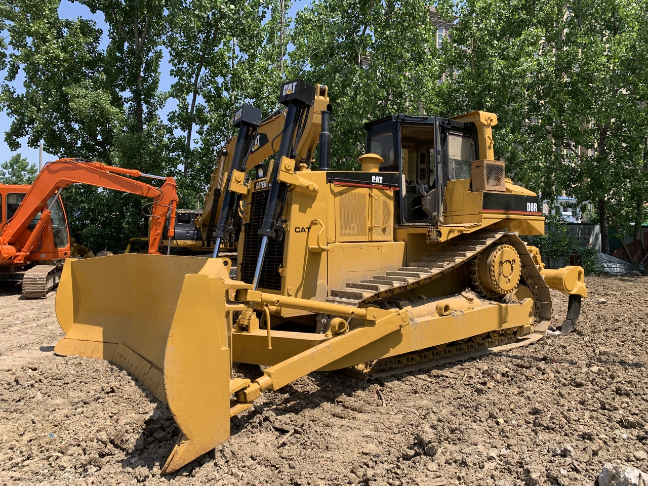 CATERPILLAR D8R - Bulldozer: foto 1 CATERPILLAR D8R - Bulldozer: foto 1