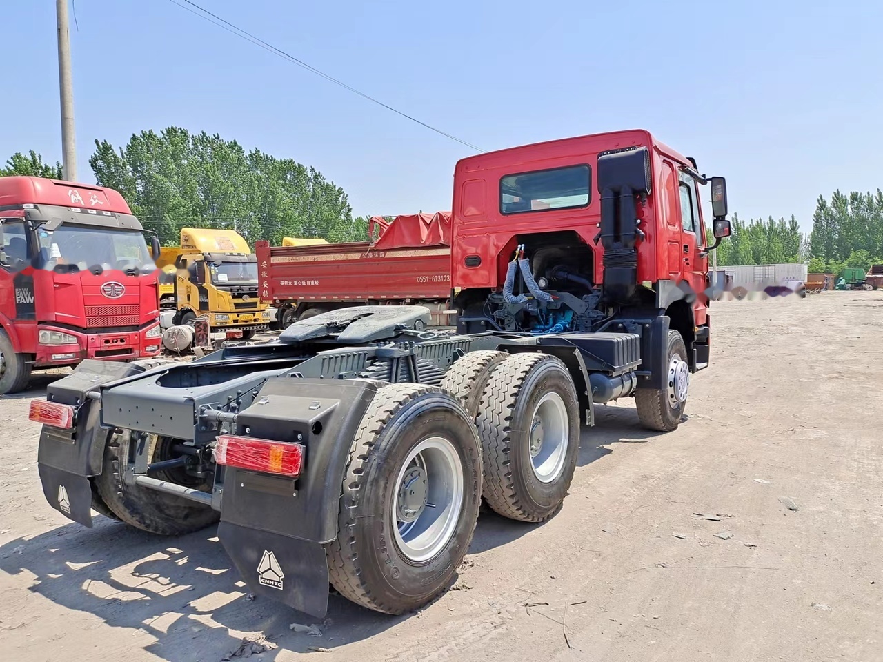 SINOTRUK Howo tractor unit 420 - Cabeza tractora: foto 3 SINOTRUK Howo tractor unit 420 - Cabeza tractora: foto 3