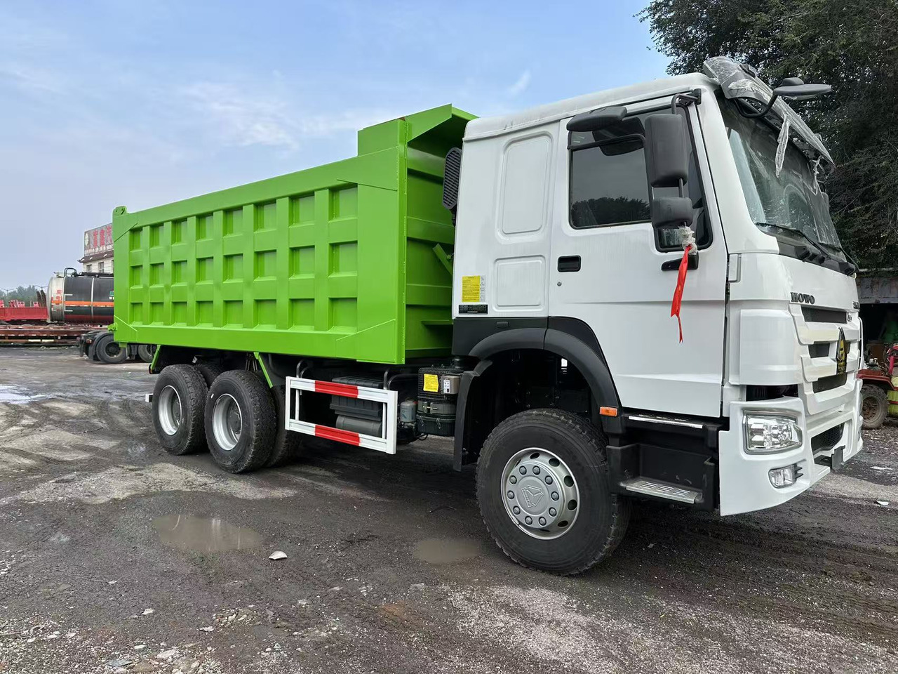 SINOTRUK HOWO 400HP 6X4 Tipper Truck - Camión volquete: foto 5 SINOTRUK HOWO 400HP 6X4 Tipper Truck - Camión volquete: foto 5
