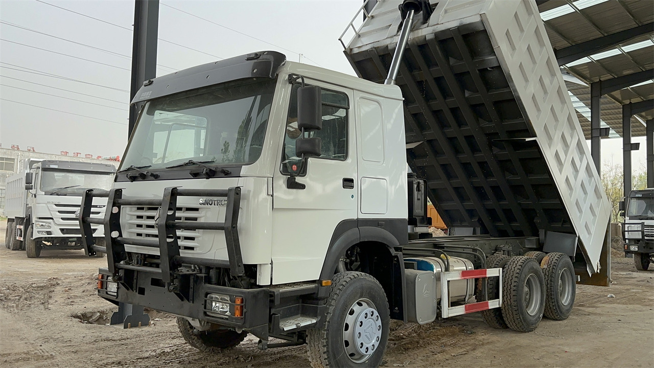 SINOTRUK HOWO Dump truck 371 6x4 - Camión volquete: foto 1 SINOTRUK HOWO Dump truck 371 6x4 - Camión volquete: foto 1