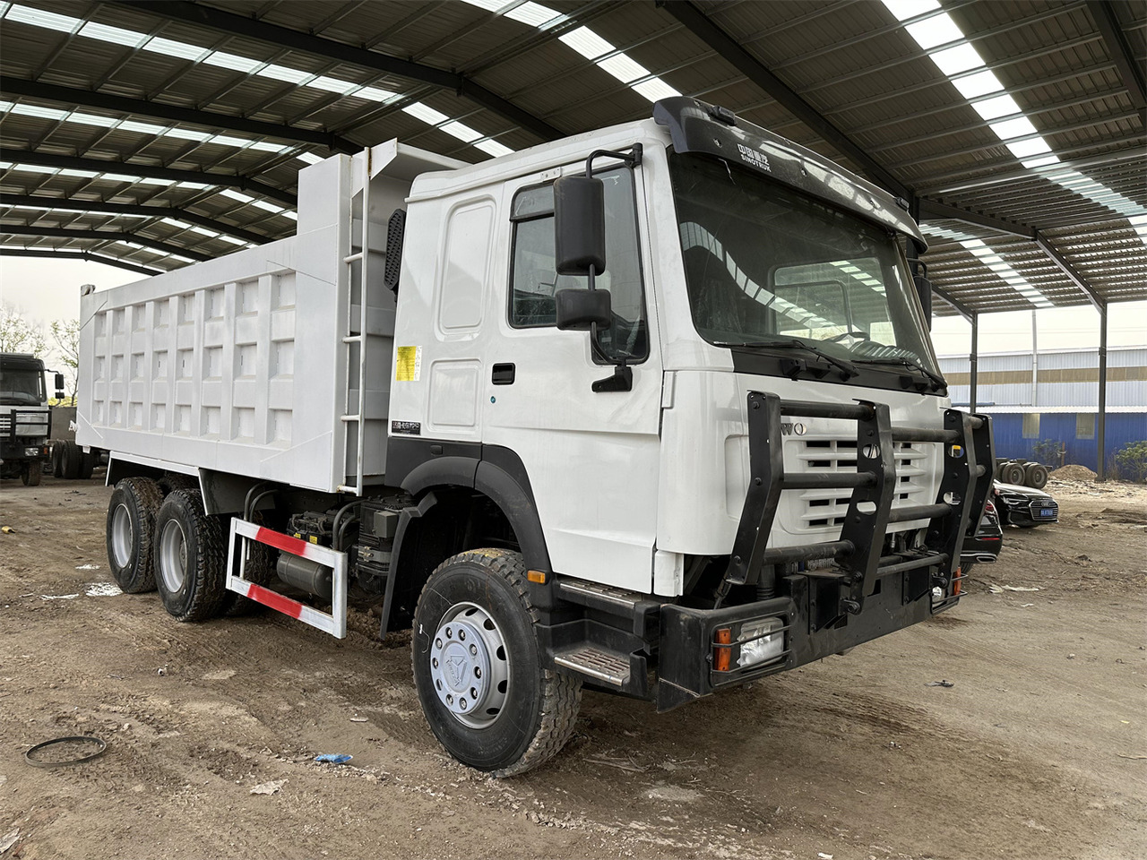 SINOTRUK HOWO Dump truck 371 6x4 - Camión volquete: foto 5 SINOTRUK HOWO Dump truck 371 6x4 - Camión volquete: foto 5