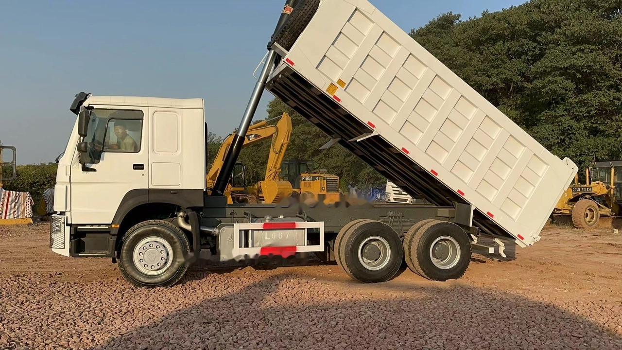 Camión volquete para transporte de silos SINOTRUK HOWO HOWO 371 6x4: foto 7