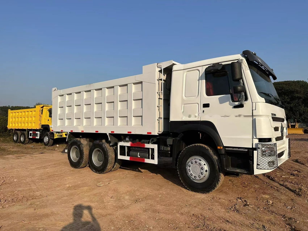 SINOTRUK HOWO HOWO 371 6x4 - Camión volquete: foto 5 SINOTRUK HOWO HOWO 371 6x4 - Camión volquete: foto 5