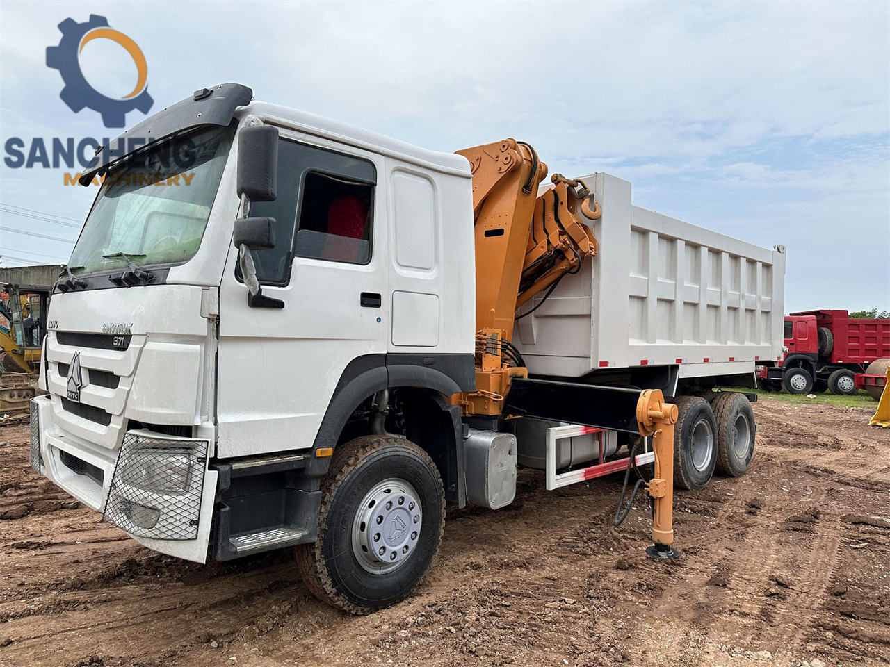 SINOTRUK Howo 371hp 6x4 crane truck - Camión grúa: foto 2 SINOTRUK Howo 371hp 6x4 crane truck - Camión grúa: foto 2