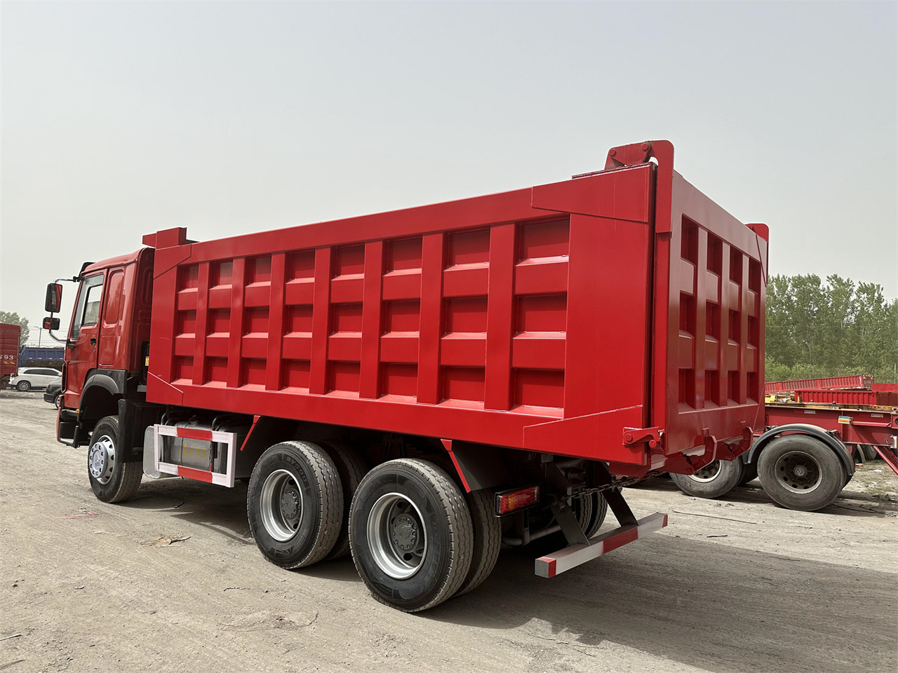 SINOTRUK Howo Dump truck 371 - Camión volquete: foto 5 SINOTRUK Howo Dump truck 371 - Camión volquete: foto 5