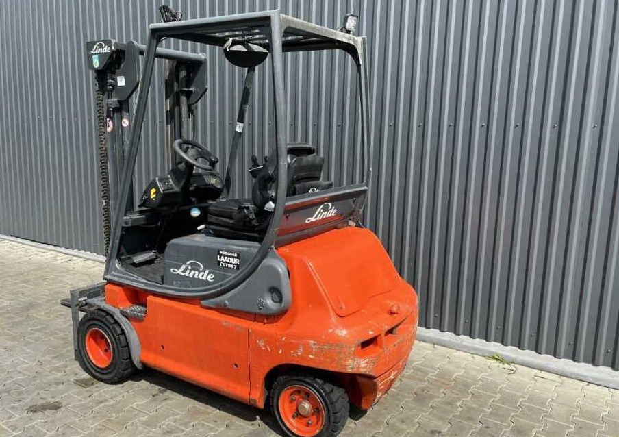 Linde E20P-02 - Carretilla elevadora eléctrica: foto 3 Linde E20P-02 - Carretilla elevadora eléctrica: foto 3