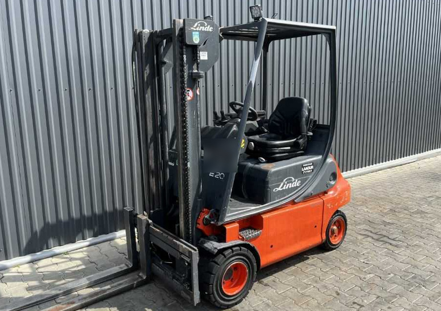 Linde E20P-02 - Carretilla elevadora eléctrica: foto 1 Linde E20P-02 - Carretilla elevadora eléctrica: foto 1