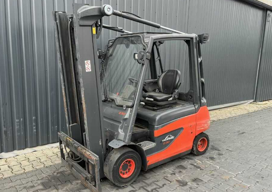Linde E30-01 - Carretilla elevadora eléctrica: foto 1 Linde E30-01 - Carretilla elevadora eléctrica: foto 1