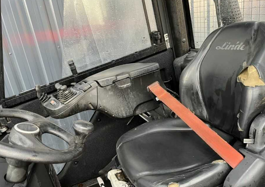 Carretilla elevadora diésel Linde H25D-02: foto 8 Carretilla elevadora diésel Linde H25D-02: foto 8