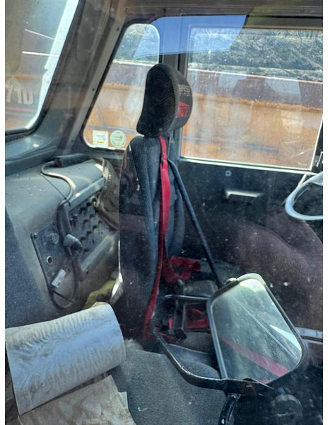 Caterpillar 769D - Cabina e interior para Recambio: foto 1 Caterpillar 769D - Cabina e interior para Recambio: foto 1