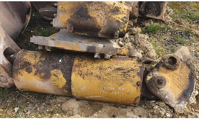 Caterpillar HG/08 VERRIN BENNE 769C 769D 771C 771D - - Suspensión: foto 1 Caterpillar HG/08 VERRIN BENNE 769C 769D 771C 771D - - Suspensión: foto 1