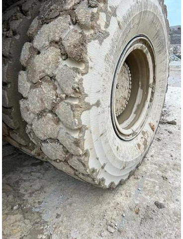 Komatsu HD605-7 - Dúmper: foto 4 Komatsu HD605-7 - Dúmper: foto 4