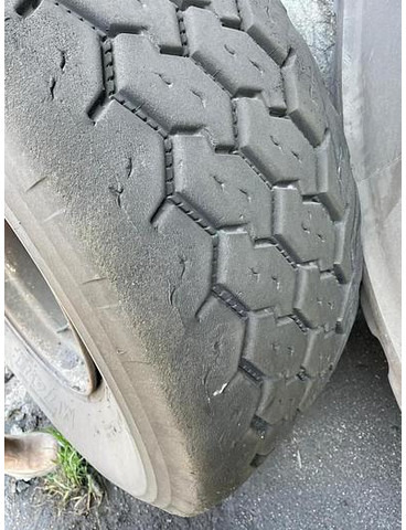 ROUE BRIDGESTONE 65R22.5 M748 - Neumáticos y llantas: foto 3 ROUE BRIDGESTONE 65R22.5 M748 - Neumáticos y llantas: foto 3