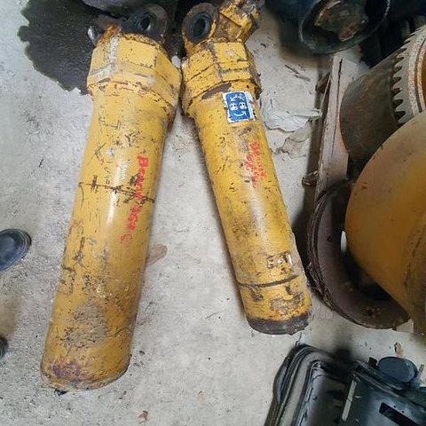 Caterpillar HG/08 VERRIN BENNE 769C 769D 771C 771D - - Recambio: foto 1 Caterpillar HG/08 VERRIN BENNE 769C 769D 771C 771D - - Recambio: foto 1