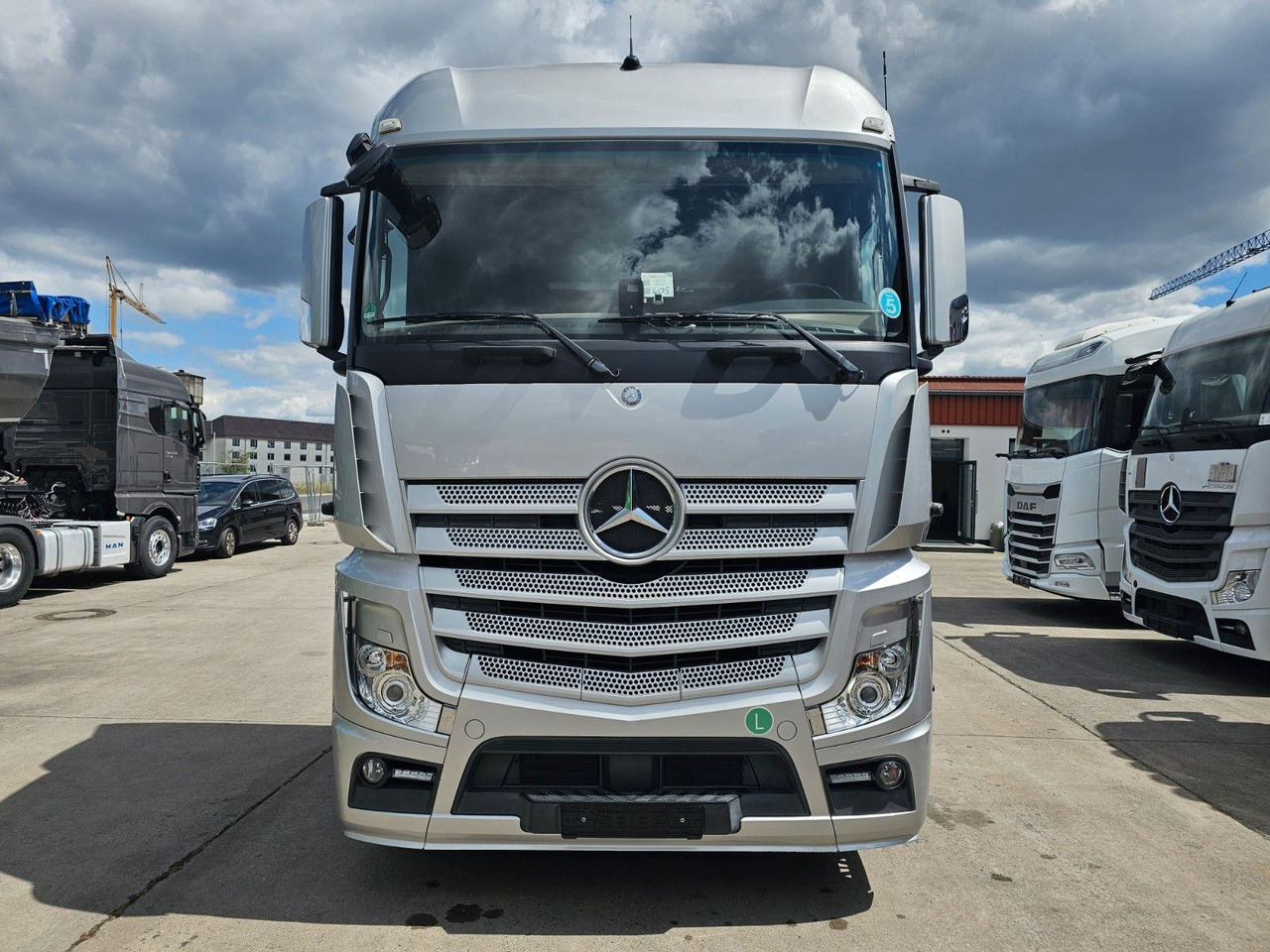 Mercedes-Benz ACTROS 1851 * 2X VORHANDEN * ACC * STANDH. *EUR5 - Cabeza tractora: foto 2 Mercedes-Benz ACTROS 1851 * 2X VORHANDEN * ACC * STANDH. *EUR5 - Cabeza tractora: foto 2