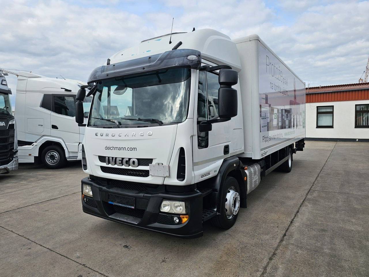 Iveco EURO-CARGO 120E25 * SCHLAFKABINE * BÄR 1,5 T * - Camión caja cerrada: foto 1 Iveco EURO-CARGO 120E25 * SCHLAFKABINE * BÄR 1,5 T * - Camión caja cerrada: foto 1