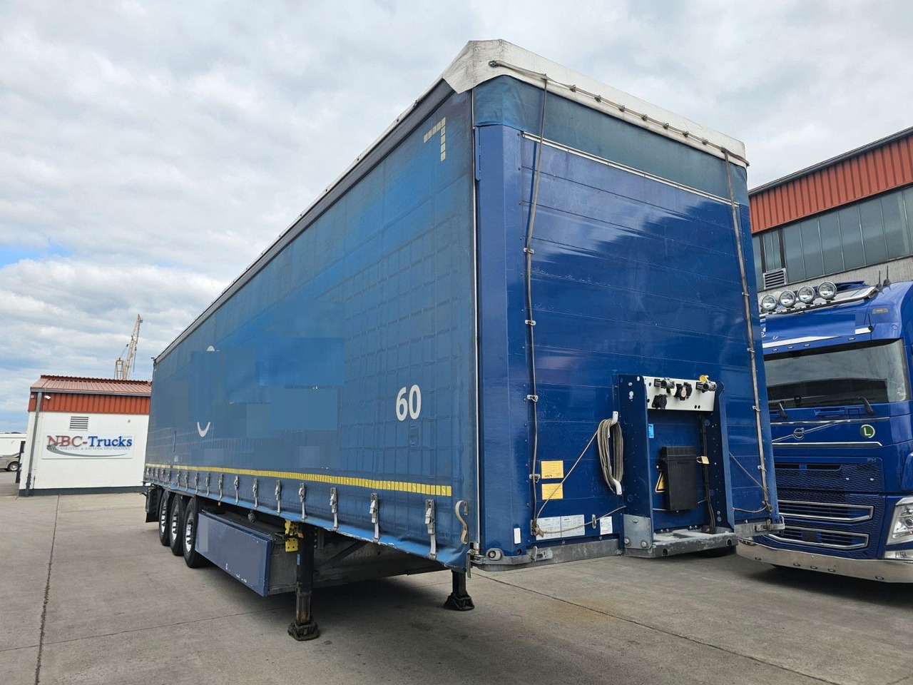 Schmitz Cargobull SCB 53T * PR. PL.*1x LIFT*SEITENPLANEN*2xVORHAND - Semirremolque lona: foto 4 Schmitz Cargobull SCB 53T * PR. PL.*1x LIFT*SEITENPLANEN*2xVORHAND - Semirremolque lona: foto 4