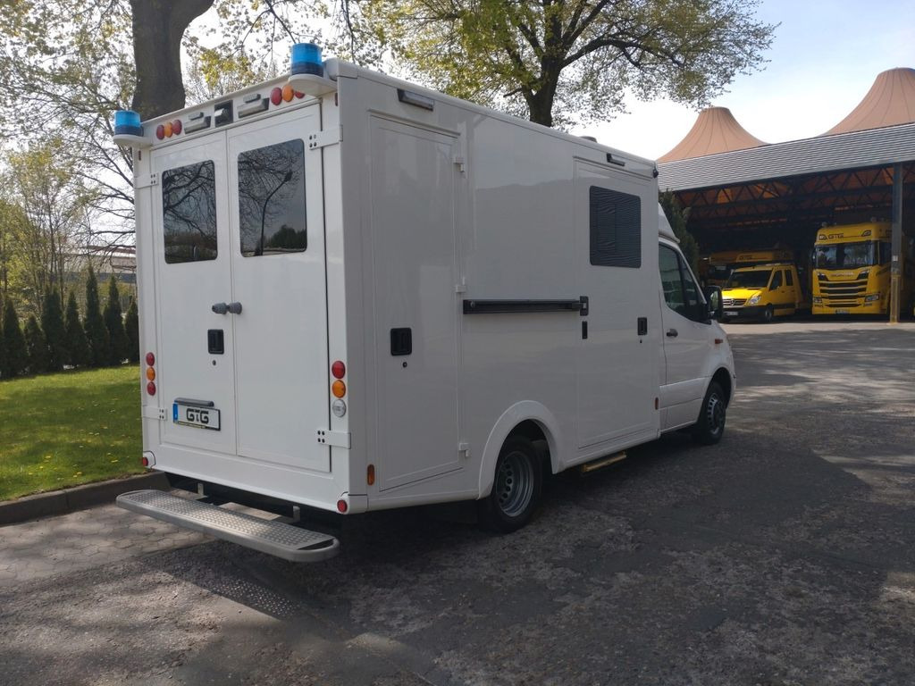 Mercedes-Benz RTW / Tierrettung / Tierarzt / OP - Ambulancia: foto 2 Mercedes-Benz RTW / Tierrettung / Tierarzt / OP - Ambulancia: foto 2