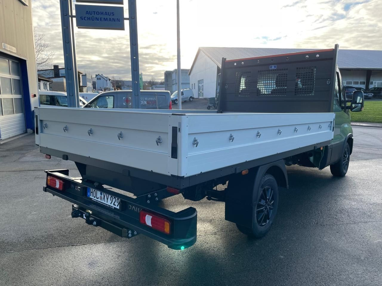 Iveco Daily 35S14A8 Euro6 Klima AHK Navi ZV Iveco Daily 35S14A8 Euro6 Klima AHK Navi ZV - Furgoneta caja abierta: foto 4 Iveco Daily 35S14A8 Euro6 Klima AHK Navi ZV Iveco Daily 35S14A8 Euro6 Klima AHK Navi ZV - Furgoneta caja abierta: foto 4