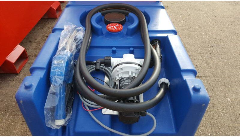 ADBLUE tank - Camión cisterna: foto 3 ADBLUE tank - Camión cisterna: foto 3