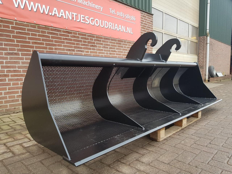 AGM Baggerbak 3 meter breed CW 3 - Cazo: foto 3 AGM Baggerbak 3 meter breed CW 3 - Cazo: foto 3