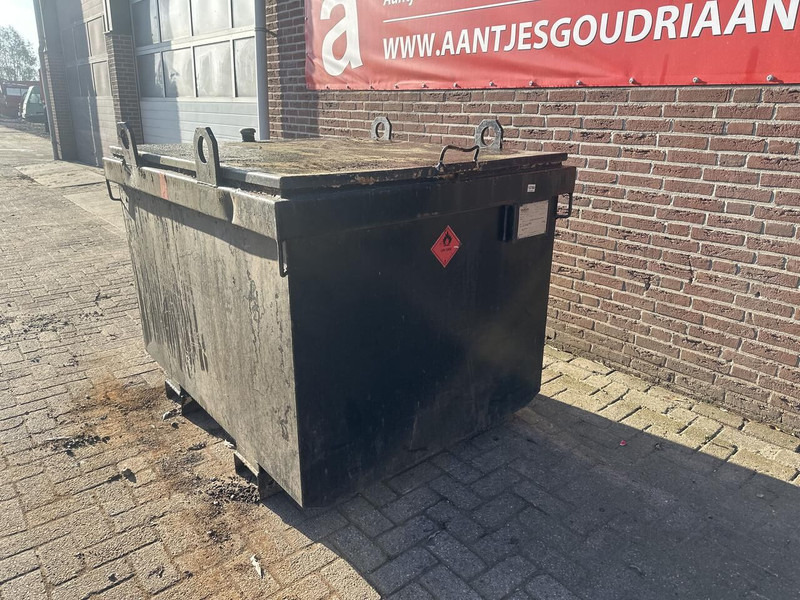 IBC tank - Camión cisterna: foto 2 IBC tank - Camión cisterna: foto 2