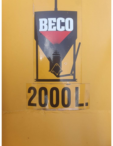 Implemento para Maquinaria de construcción Beton kubel 2000 liter: foto 7 Implemento para Maquinaria de construcción Beton kubel 2000 liter: foto 7