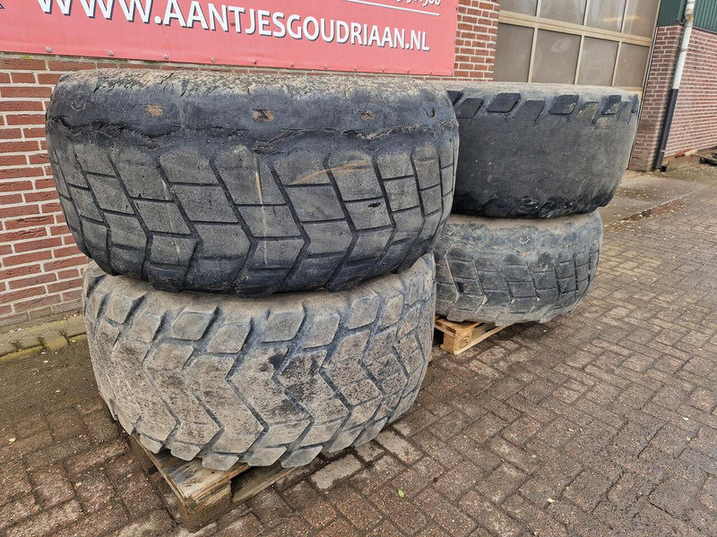 Michelin 24R20.5 - Neumático para Maquinaria agrícola: foto 3 Michelin 24R20.5 - Neumático para Maquinaria agrícola: foto 3