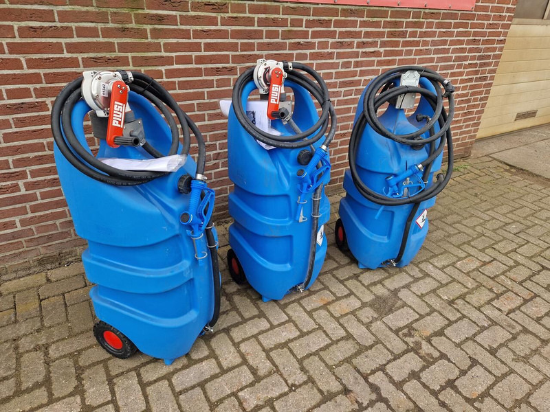 Mobiele kunststof tank voor AdBlue - Camión cisterna: foto 2 Mobiele kunststof tank voor AdBlue - Camión cisterna: foto 2