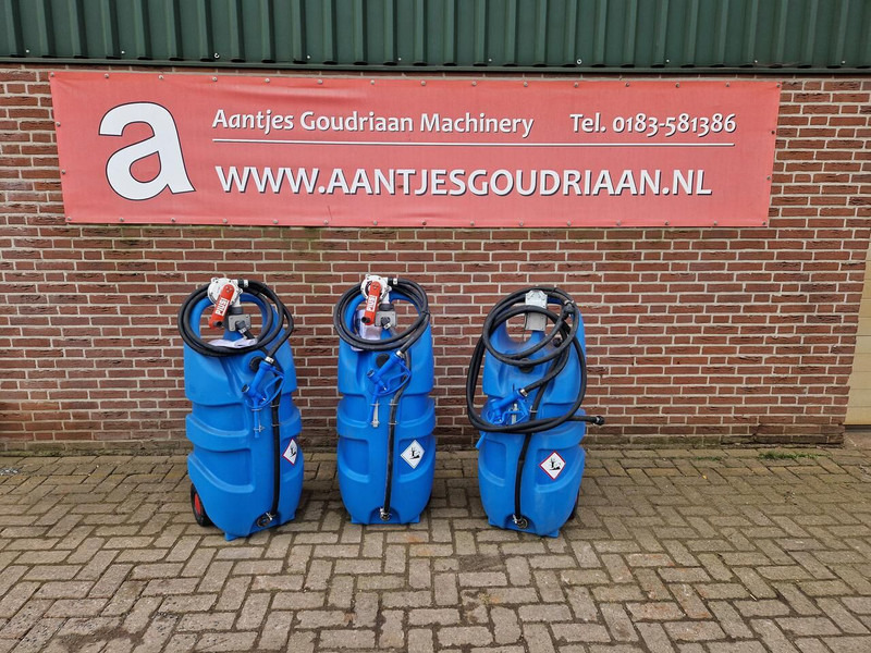 Mobiele kunststof tank voor AdBlue - Camión cisterna: foto 1 Mobiele kunststof tank voor AdBlue - Camión cisterna: foto 1